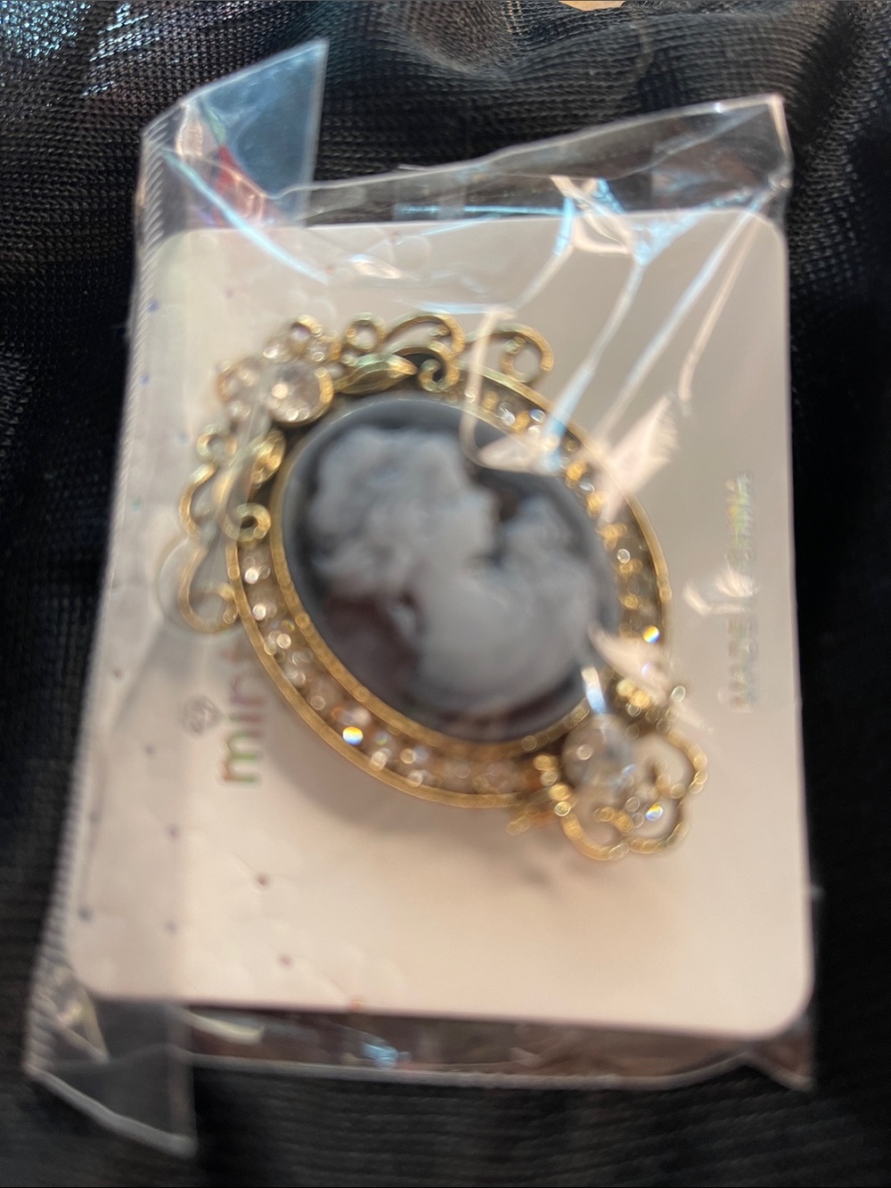 Vintage-Style Gold Cameo Brooch - Black and White